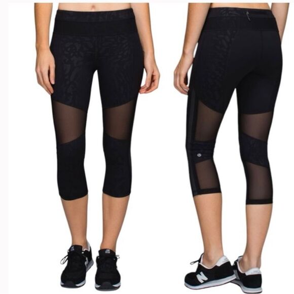 Lululemon Mesh With Me Crop Leggings in‎ Animal Swirl Embossed Black Camo Size 4 - Picture 1 of 8